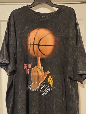 Nova Men Vintage-Style Black Basketball Graphic Tee with Orange Accent Size 3XL